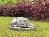 Artikelbild 8 des Artikels “Spike - Liegende Bulldogge auf Sockel, 38 cm L | Steinguss “